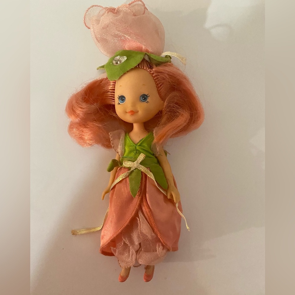 Vintage, rare 1984 Strawberry Shortcake Doll